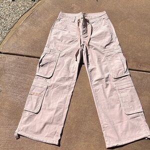 American Eagle Women’s Size 4 short Cargo